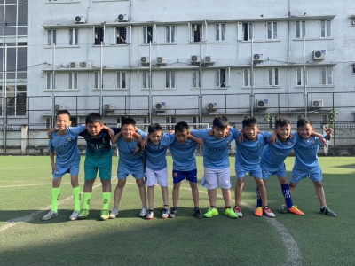 Đội bóng đá nam trường Tiểu học Văn Yên tiếp tục trận thắng thứ hai liên tiếp.