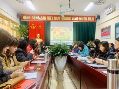 Trường TH Văn Yên triển khai nghiên cứu các bộ Sách giáo khoa lớp Một được Bộ GD&ĐT phê duyệt