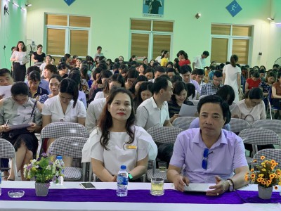 Ông: Đàm Xuân Quang - Phó chánh văn phòng Sở Giáo dục và Đào tạo Hà Nội dự Hội nghị.