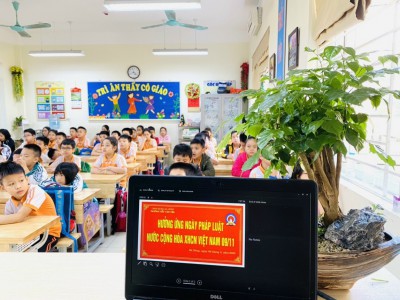 Trường Tiểu học Văn Yên tổ chức “Hưởng ứng Ngày pháp luật Việt Nam năm 2020”